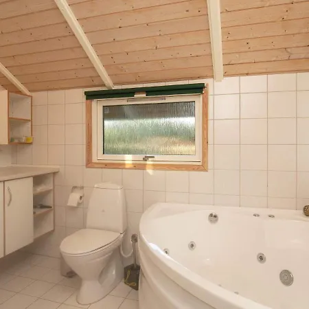 Three-bedroom Holiday In 17 Fjerritslev