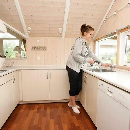 Three-bedroom Holiday In 17 Hébergement de vacances *